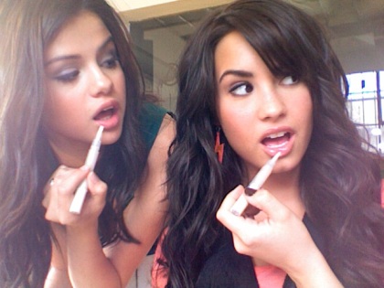 new rare picture of Demi Lovato and Selena Gomez April 17 2009 301 am